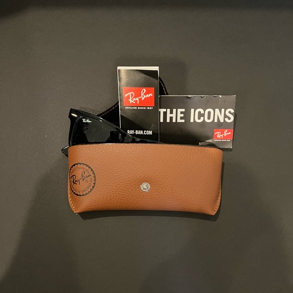 Ray-Ban Wayfarer - Picture 4 of 5